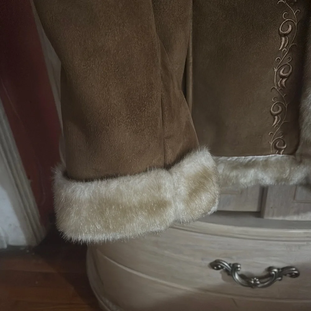 White Stag Brown Faux Fur Trimmed Jacket - Picture 7 of 16